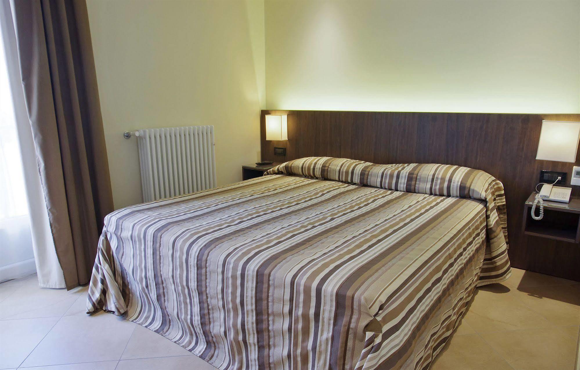 Bb 10 Serpotta - Palazzo Riolo & Restaurant Palermo Eksteriør bilde